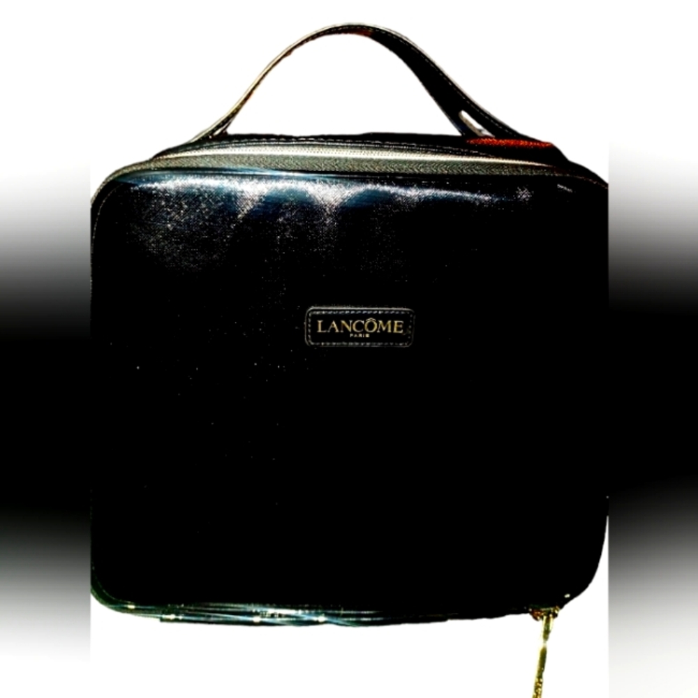A new Lancome Makeup Bag, used once, In the Color Black, medium size